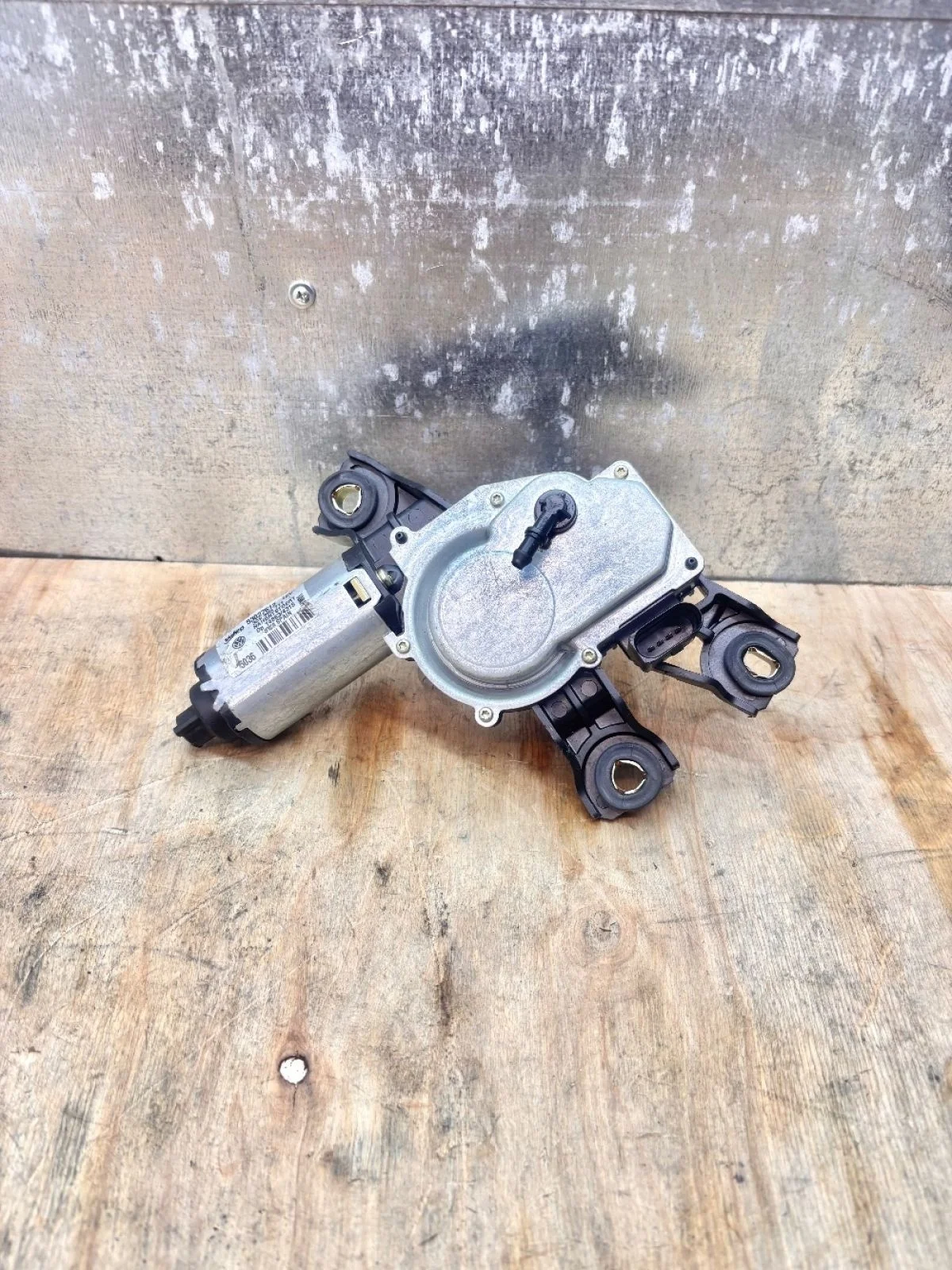 Моторчик стеклоочистителя задний Volkswagen Passat B6 (2005—2010)