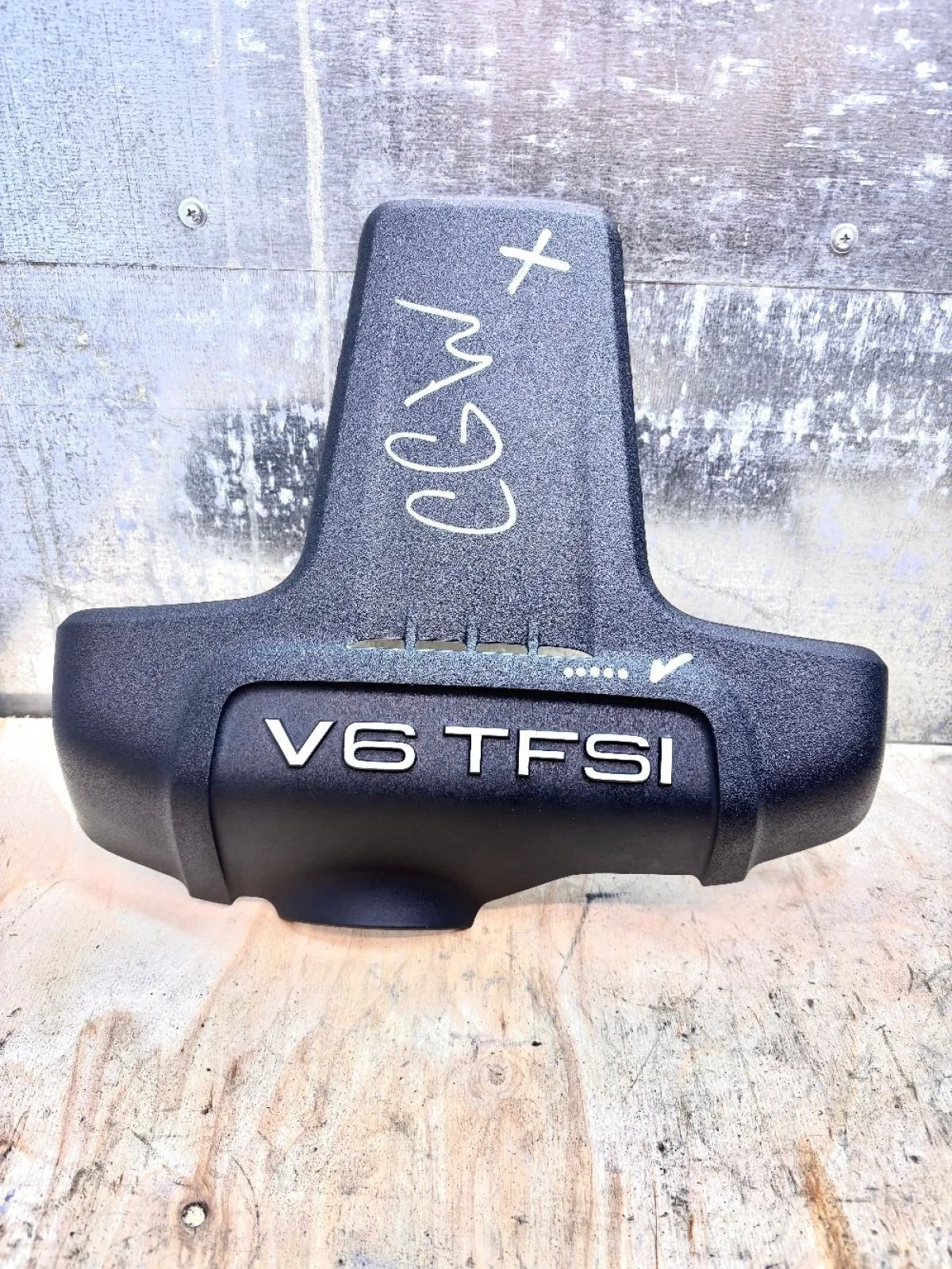 Крышка двигателя декоративная Audi A6 C6 рестайлинг (2008—2011)