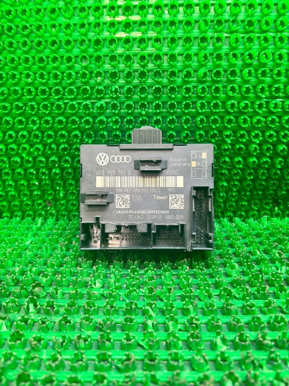 Блок электронный Audi A6 C6 (2004—2008)