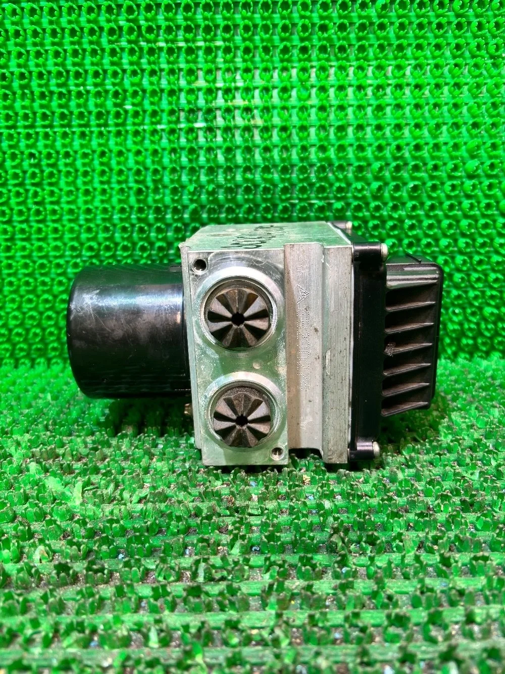 Блок управления ABS Volkswagen Passat B6 (2005—2010)