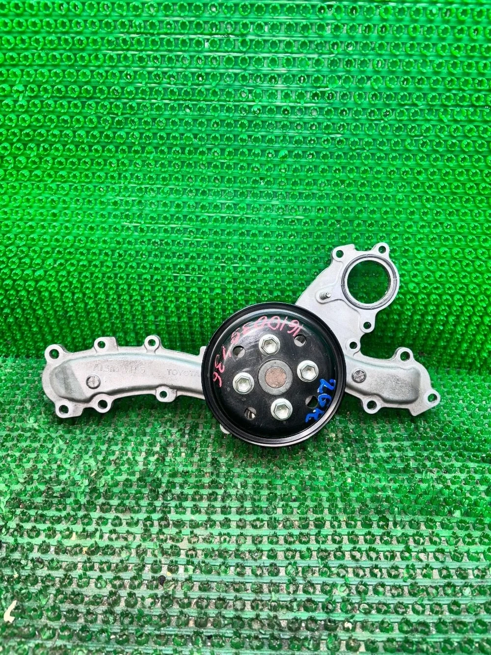 Насос водяной (помпа) Toyota Camry XV40 (2006—2009)