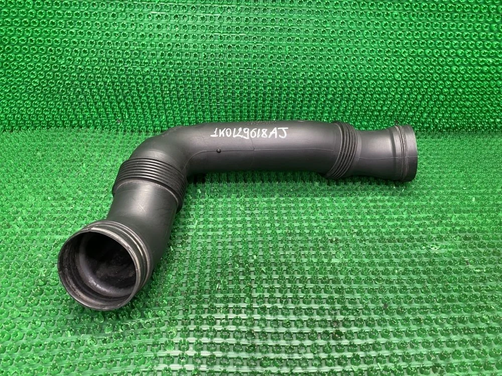 Патрубок воздушного фильтра Volkswagen Golf Mk5 (2003—2009)