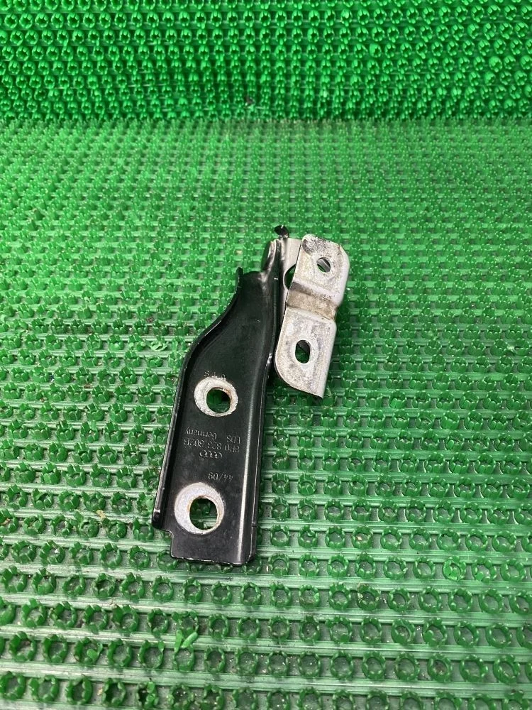 Петля капота Audi RS3 8P рестайлинг 2 (2011—2012)