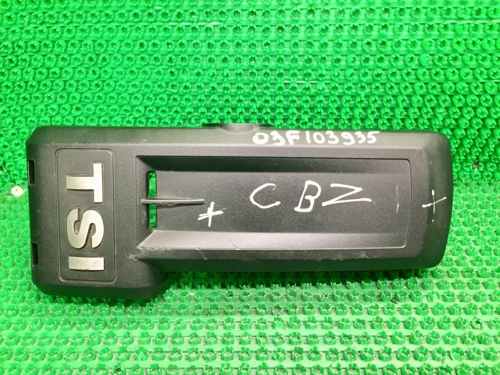 Крышка двигателя декоративная Volkswagen Jetta VI (2010—2015)