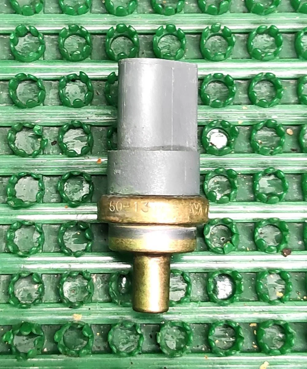 Датчик температуры Volkswagen Passat B5 рестайлинг (2000—2005)