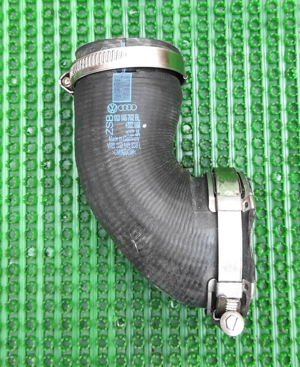 Патрубок интеркулера Volkswagen Jetta V (2005—2011)