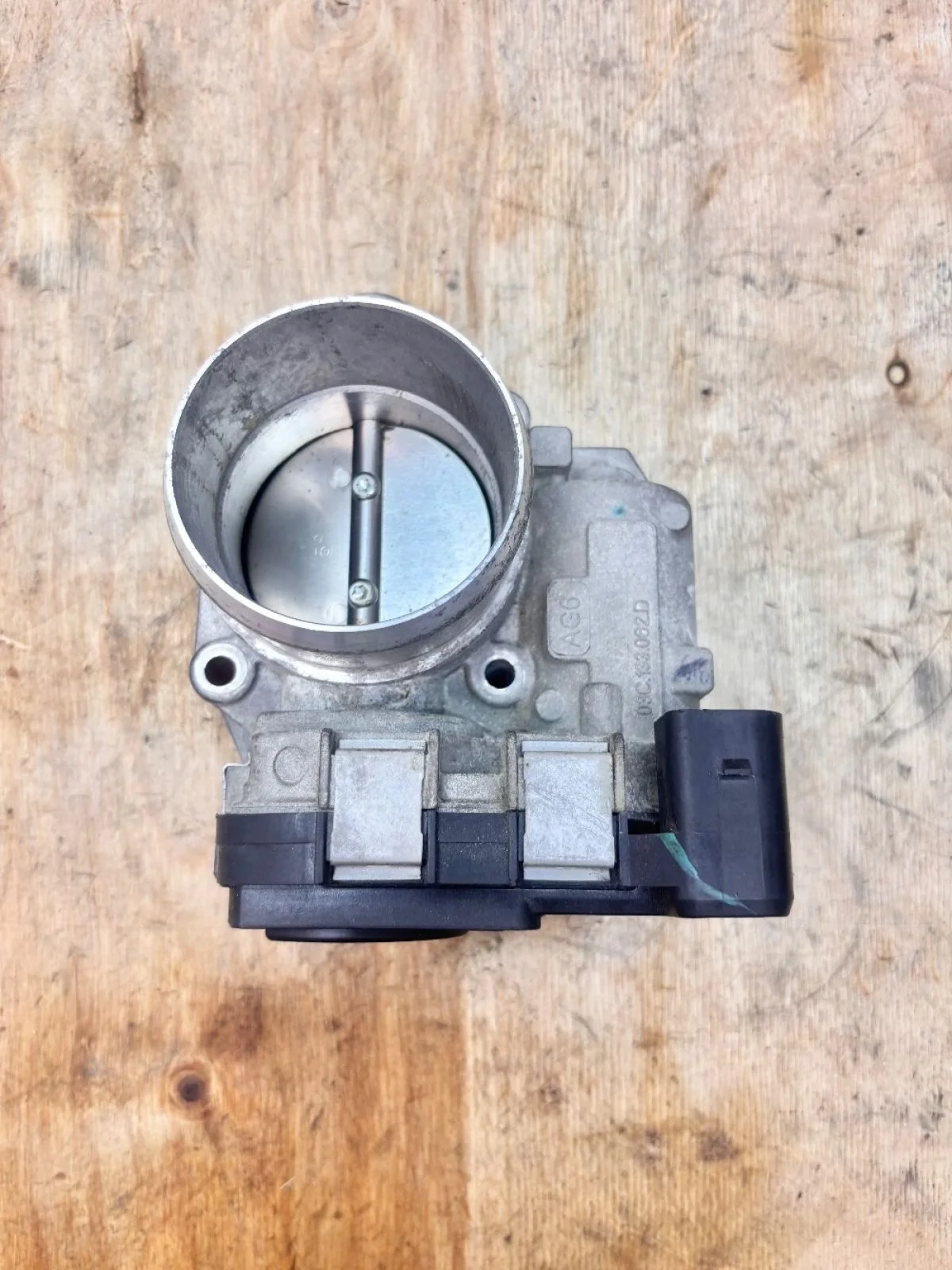 Дроссельная заслонка Volkswagen Passat B6 (2005—2010)