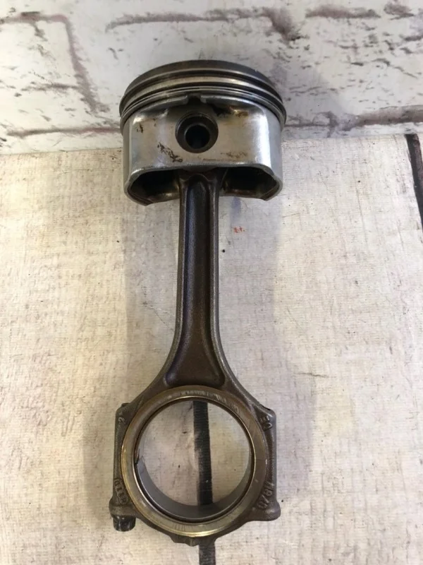 Поршень в сборе шатуном Audi A4 2000-2004 B6