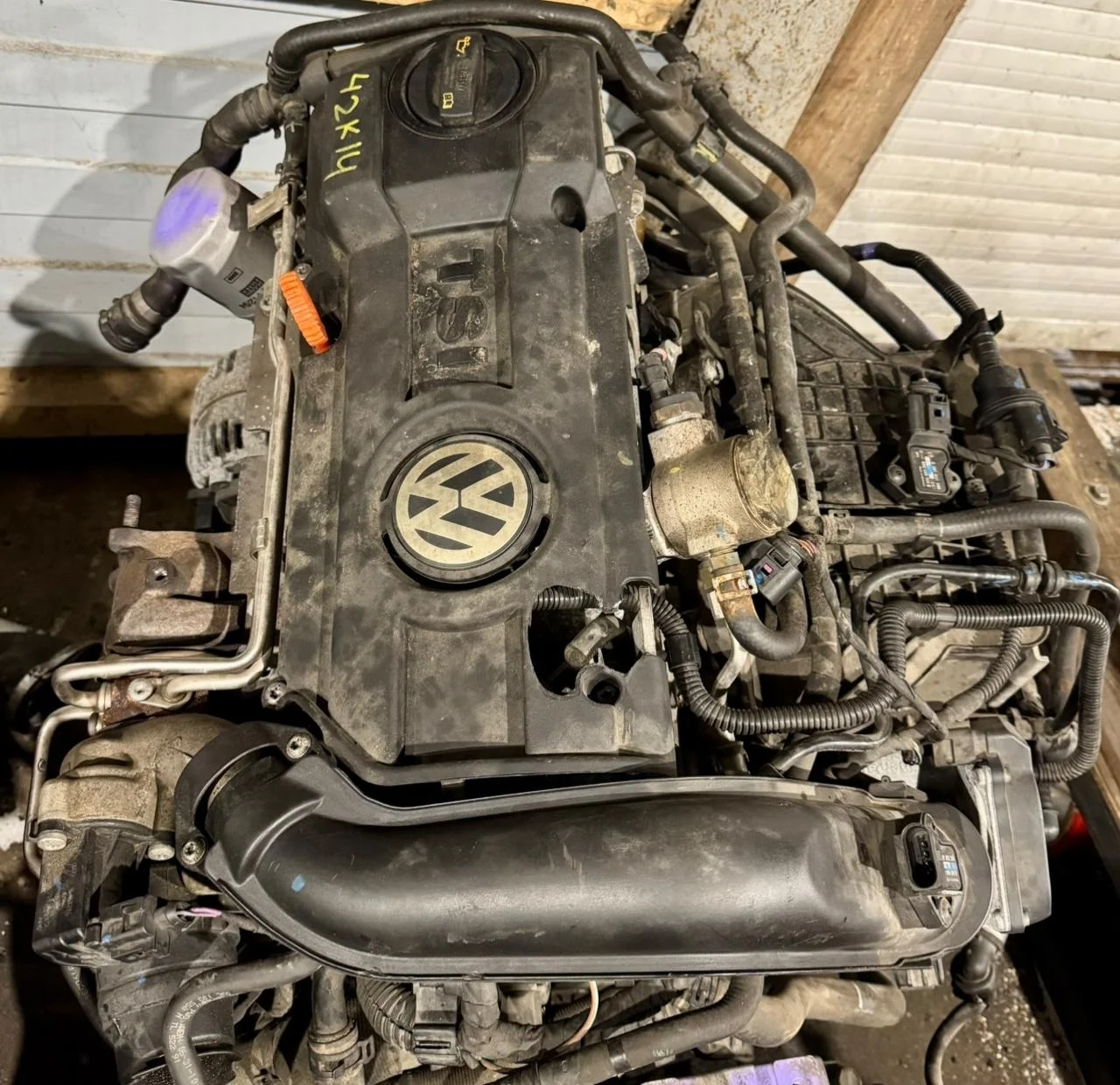 Двигатель без навесного 1.4 tsi caxa (контрактный) VW Passat 2009