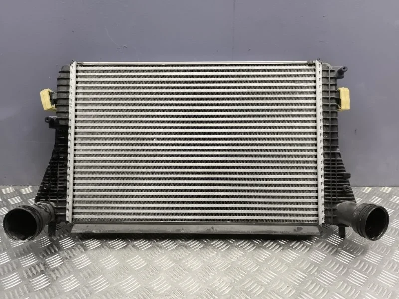 Интеркулер volkswagen Passat 2010 3C0145805R B6 CDA