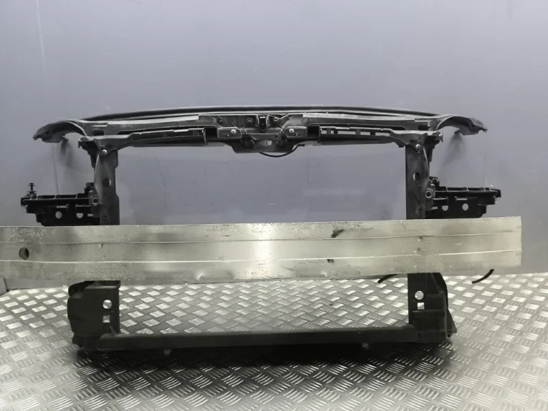 Панель передняя (телевизор) Audi A3 2007 8P0805588A 8P BZB