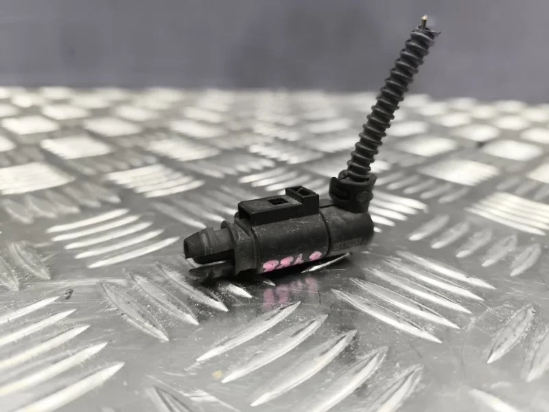 Датчик температуры воздуха volkswagen Tiguan 2009 8Z0820535 5N1 CAW