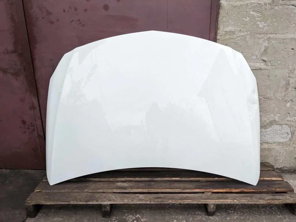 Капот Mercedes-Benz