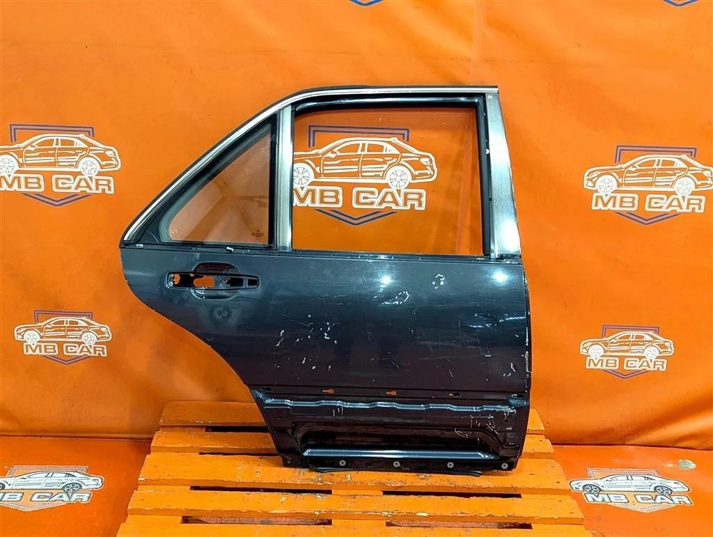 Дверь задняя правая Mercedes-Benz