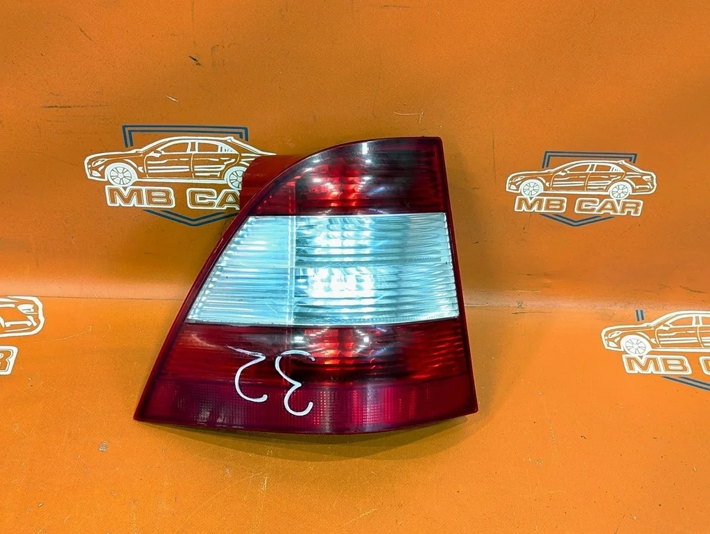 Фонарь задний левый Mercedes-Benz