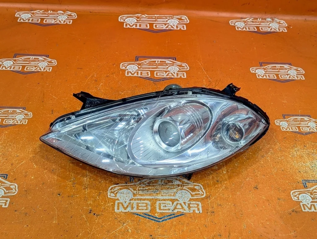 Фара левая Mercedes-Benz