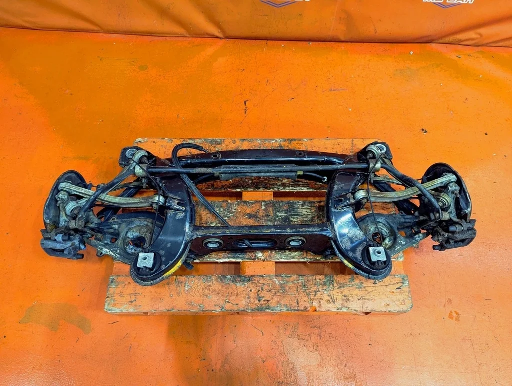 Подрамник задний Mercedes-Benz