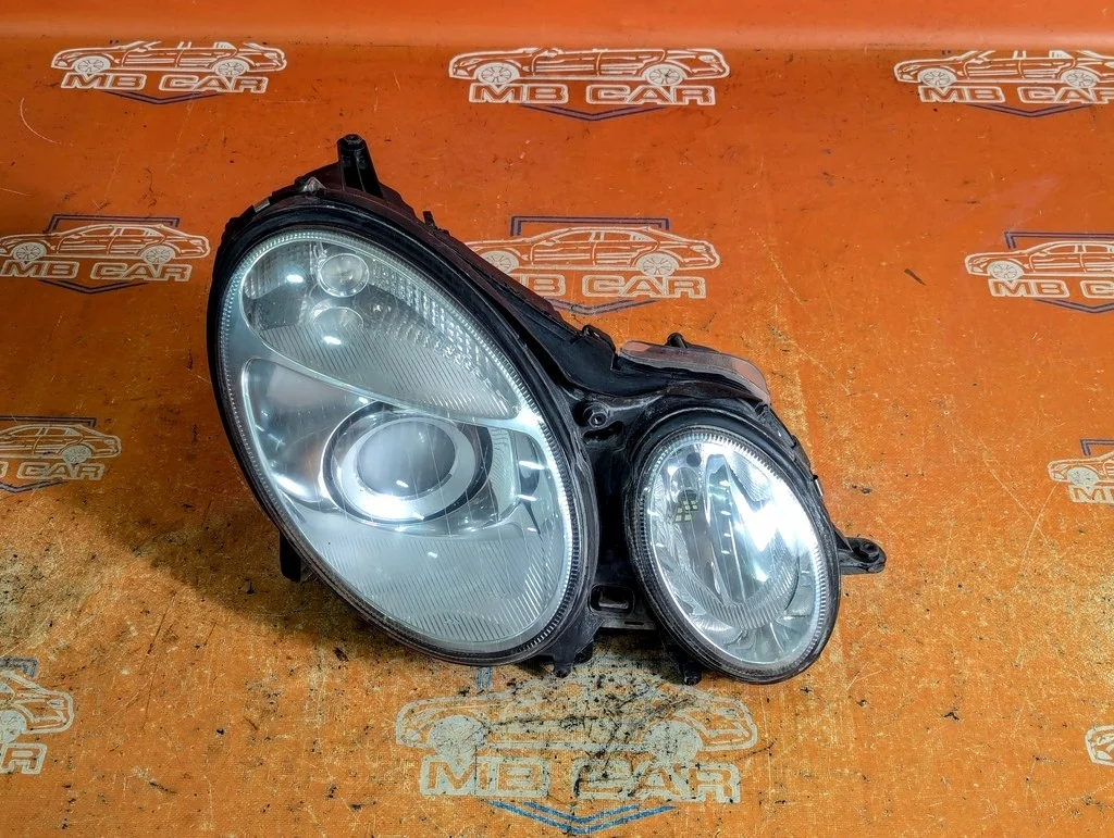 Фара правая Mercedes-Benz