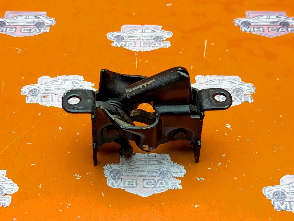 Замок капота Mercedes-Benz