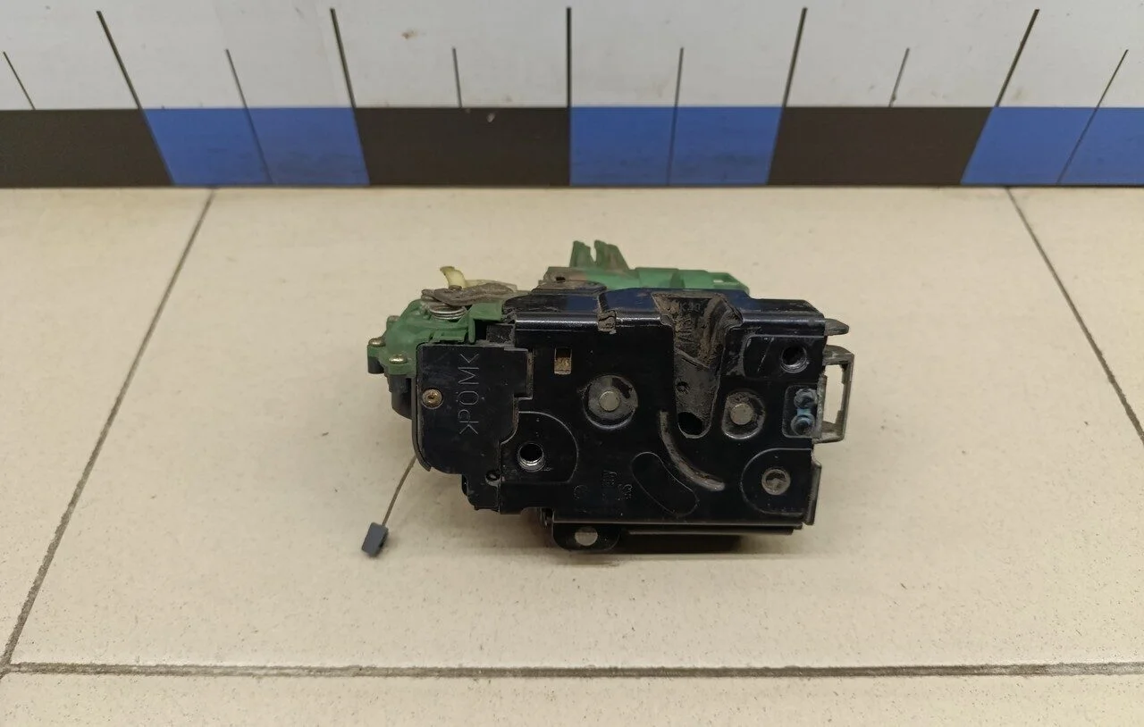 Замок двери передней левой Octavia (A4 1U-) 2000-2011