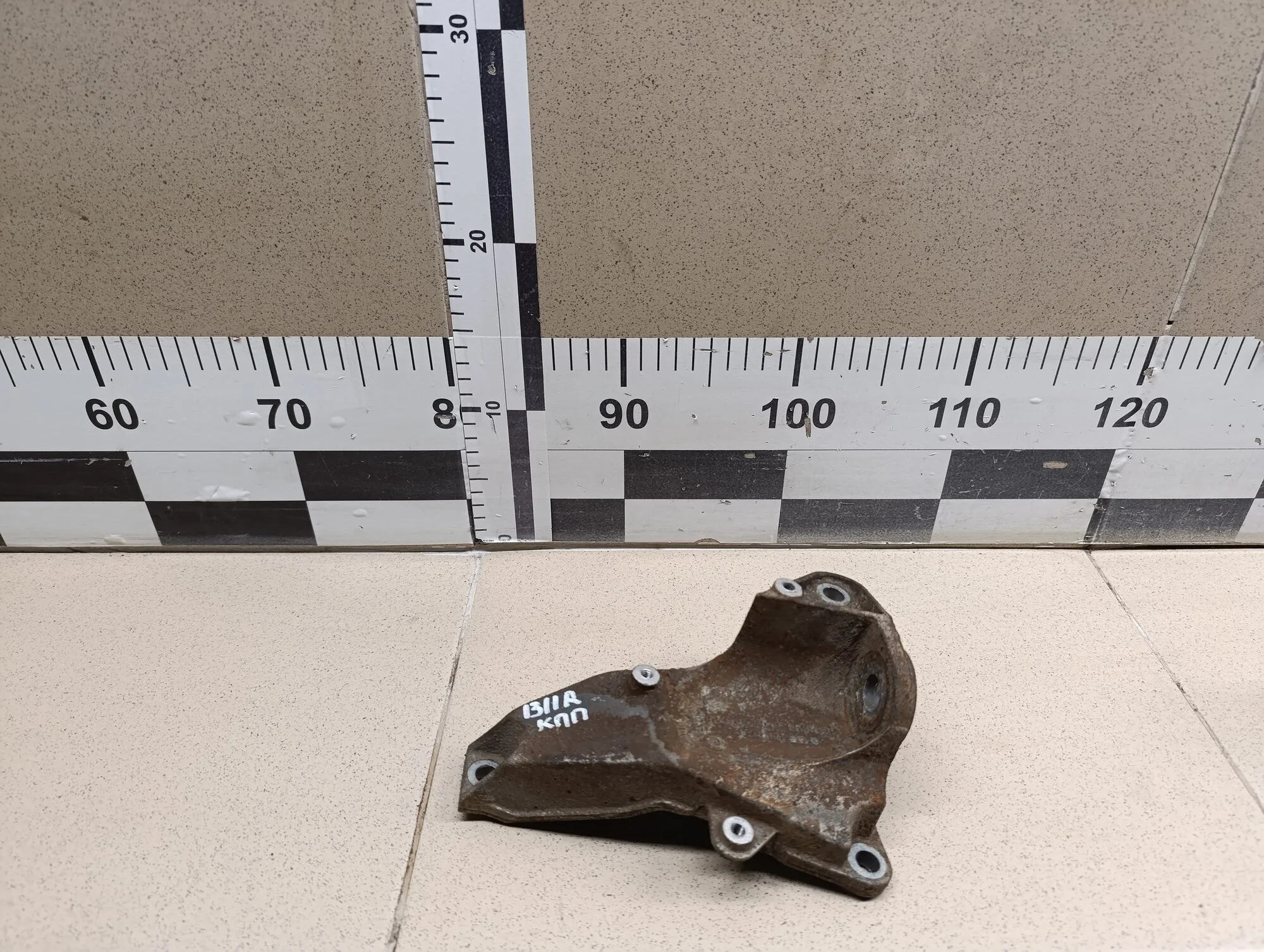 Кронштейн АКПП правый Passat [B5] 2000-2005