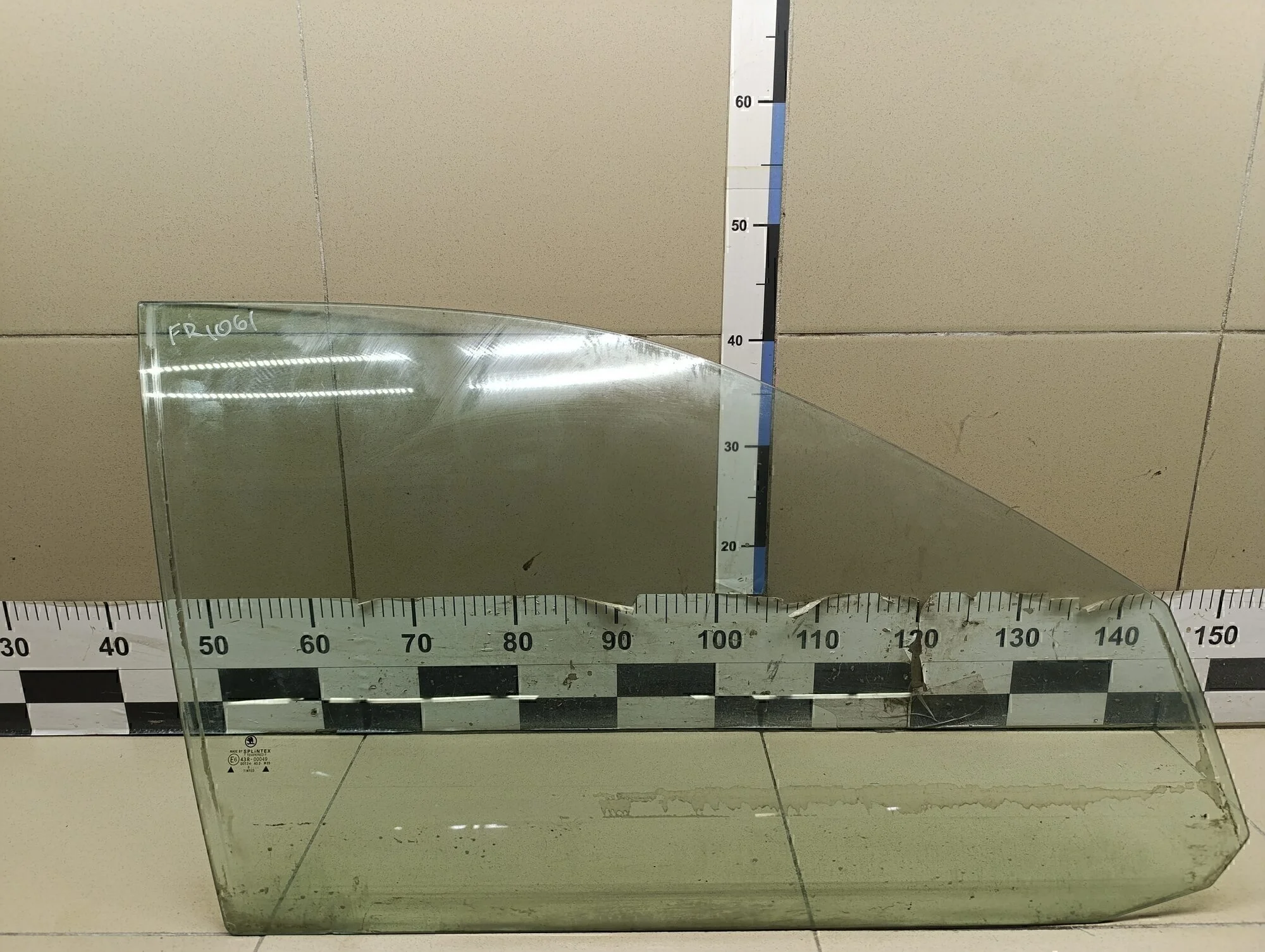 Стекло двери передней правой Octavia (A4 1U-) 2000-2011