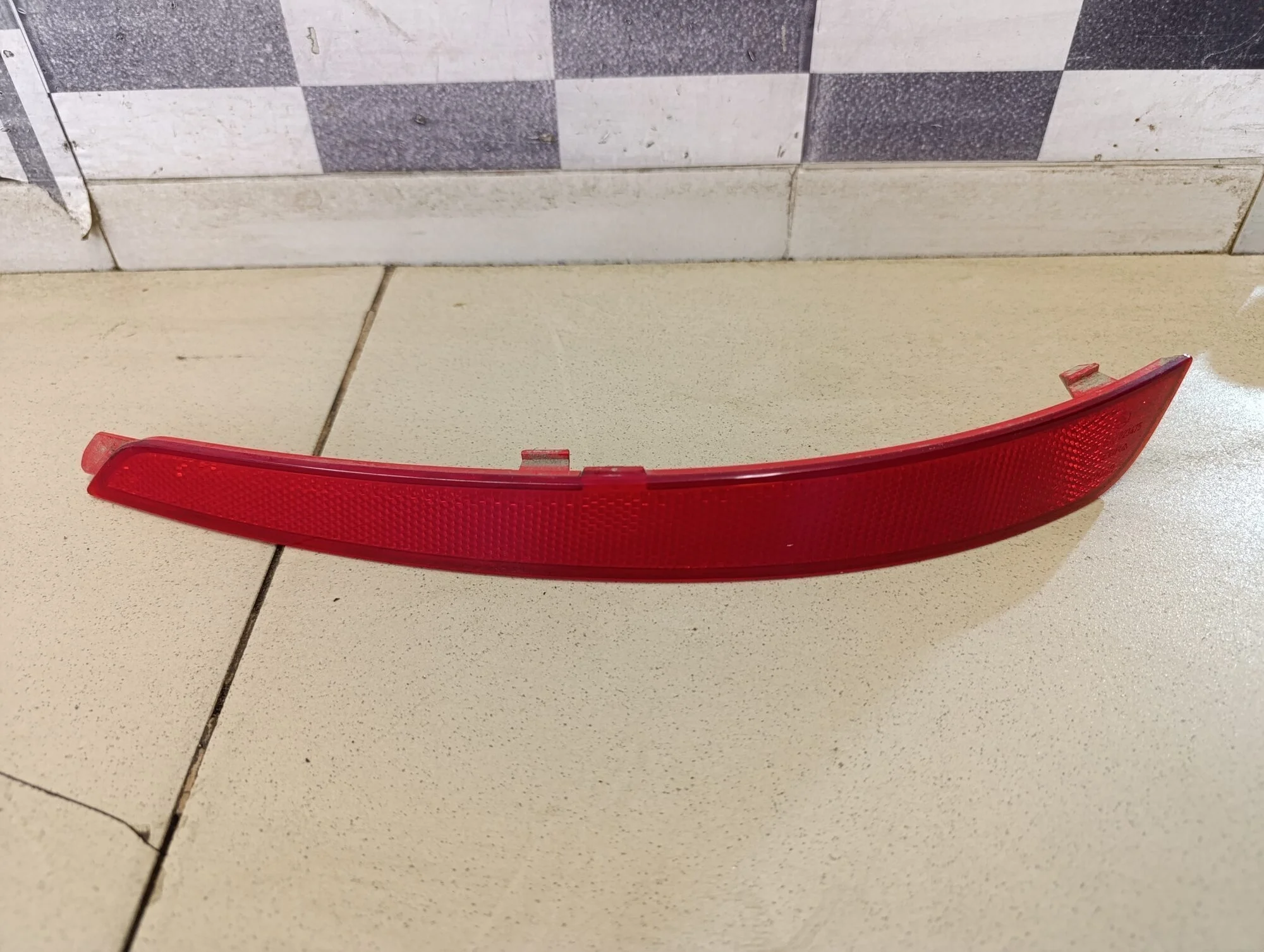 Отражатель в бампер задний правый Octavia (A7) 2013>