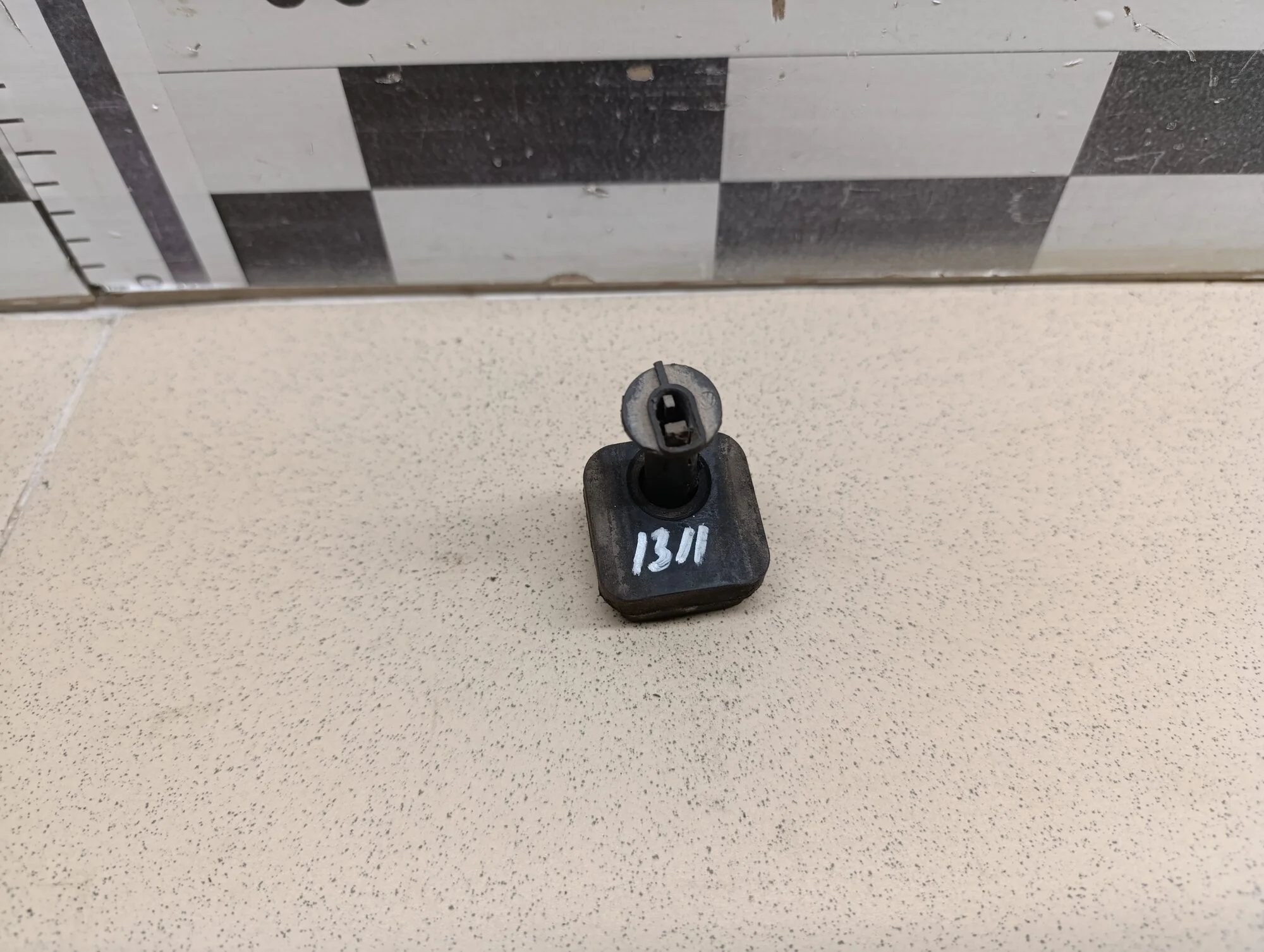 Подушка радиатора Passat [B5] 2000-2005