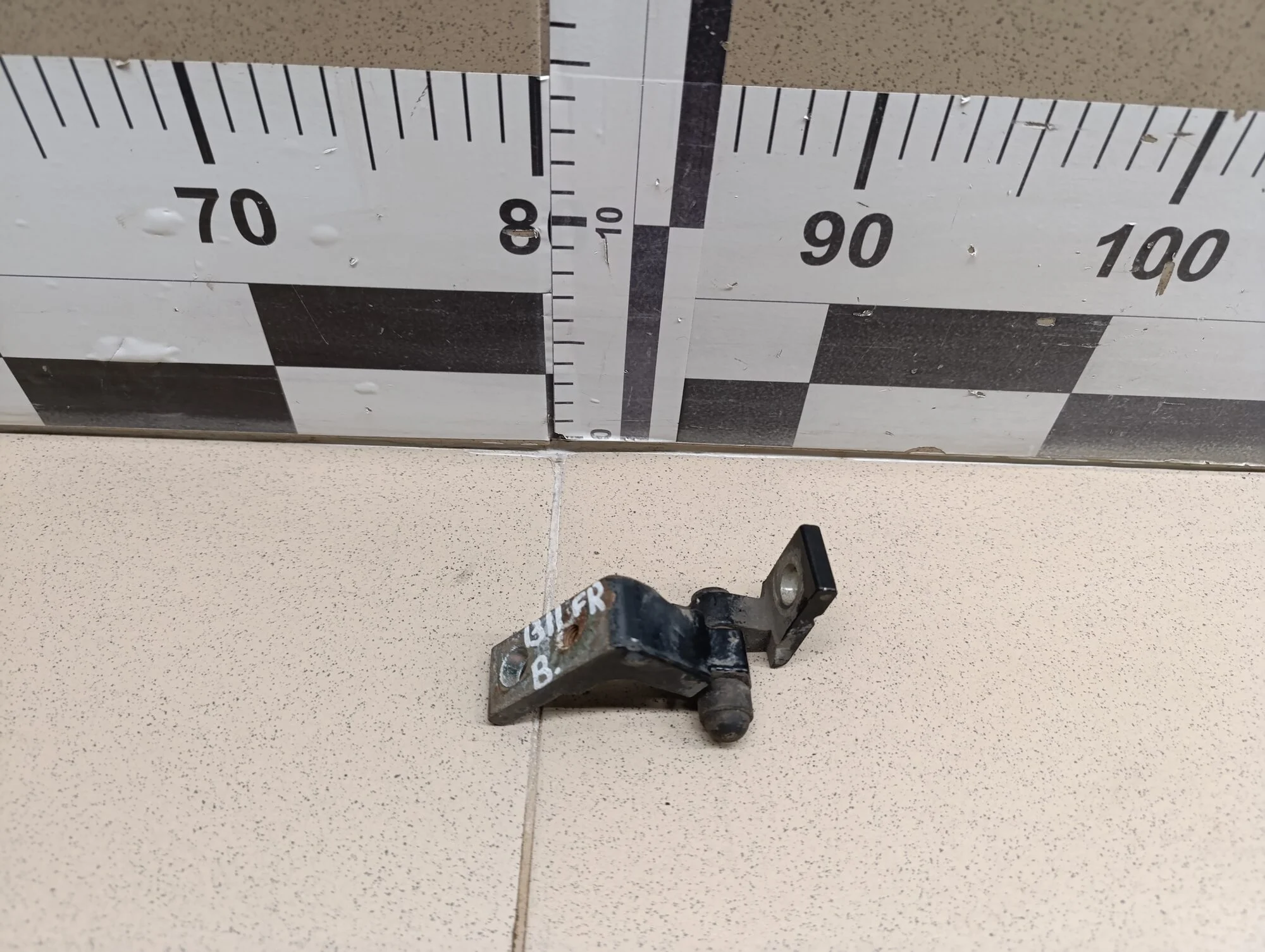 Петля двери передней правой верхняя Passat [B5] 2000-2005