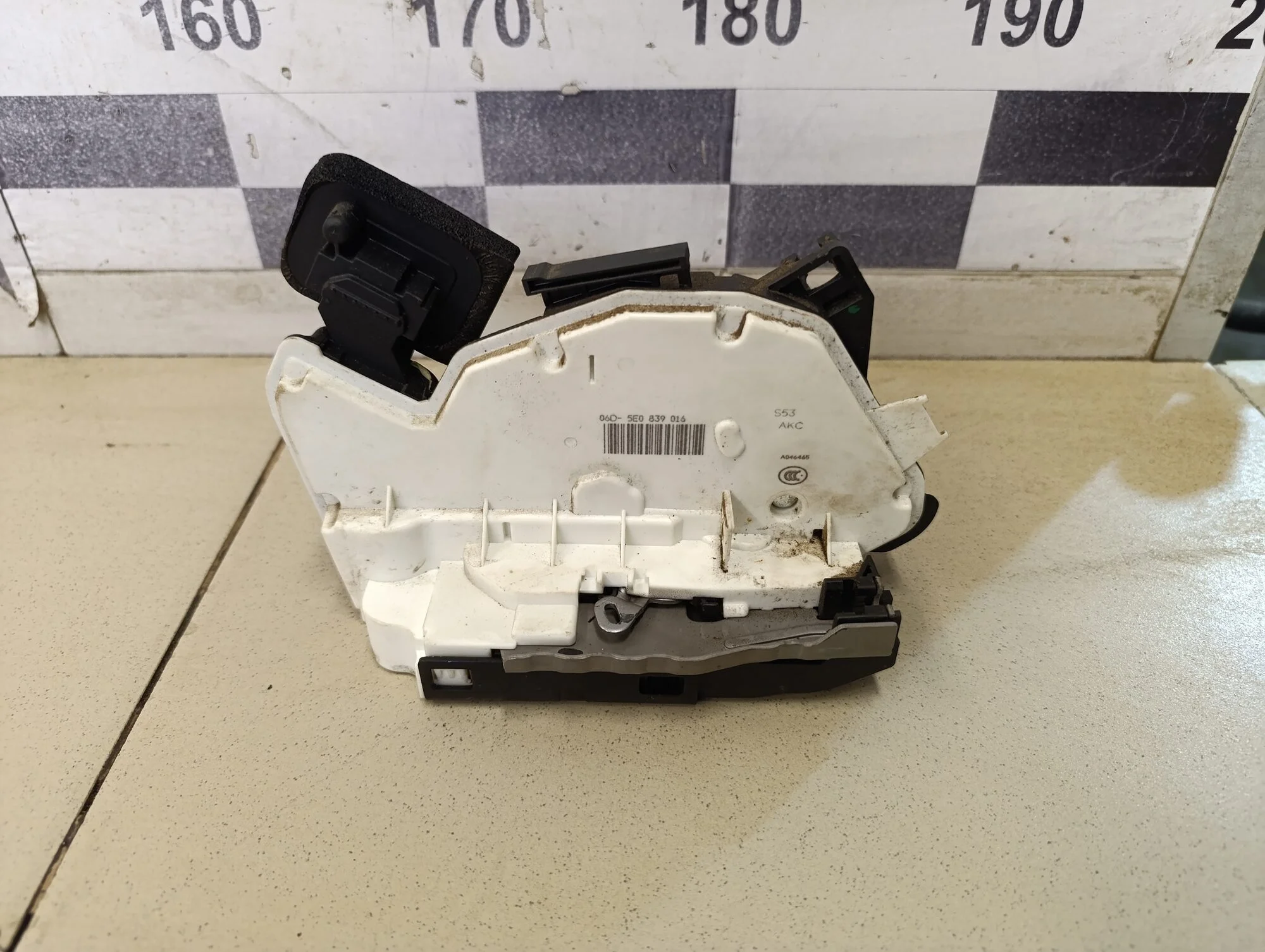 Замок двери задней правой Octavia (A7) 2013>