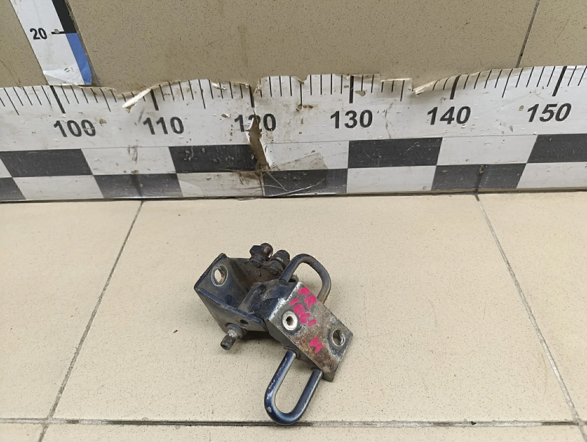 Петля двери передней правой нижняя A3 (8L1) 1996-2003