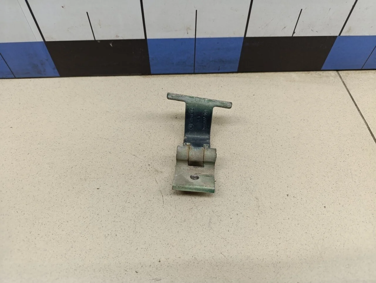 Петля двери багажника Octavia (A4 1U-) 2000-2011