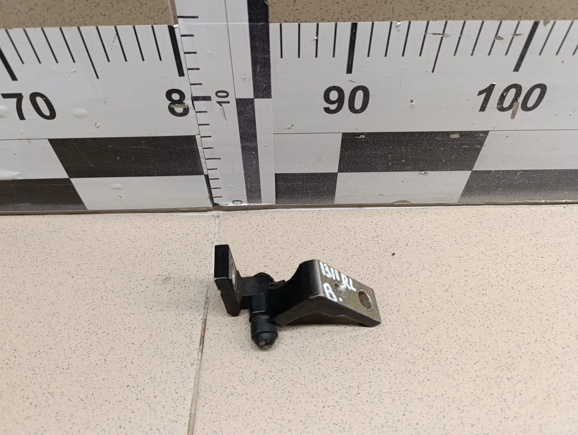 Петля двери задней левой верхняя Passat [B5] 1996-2000