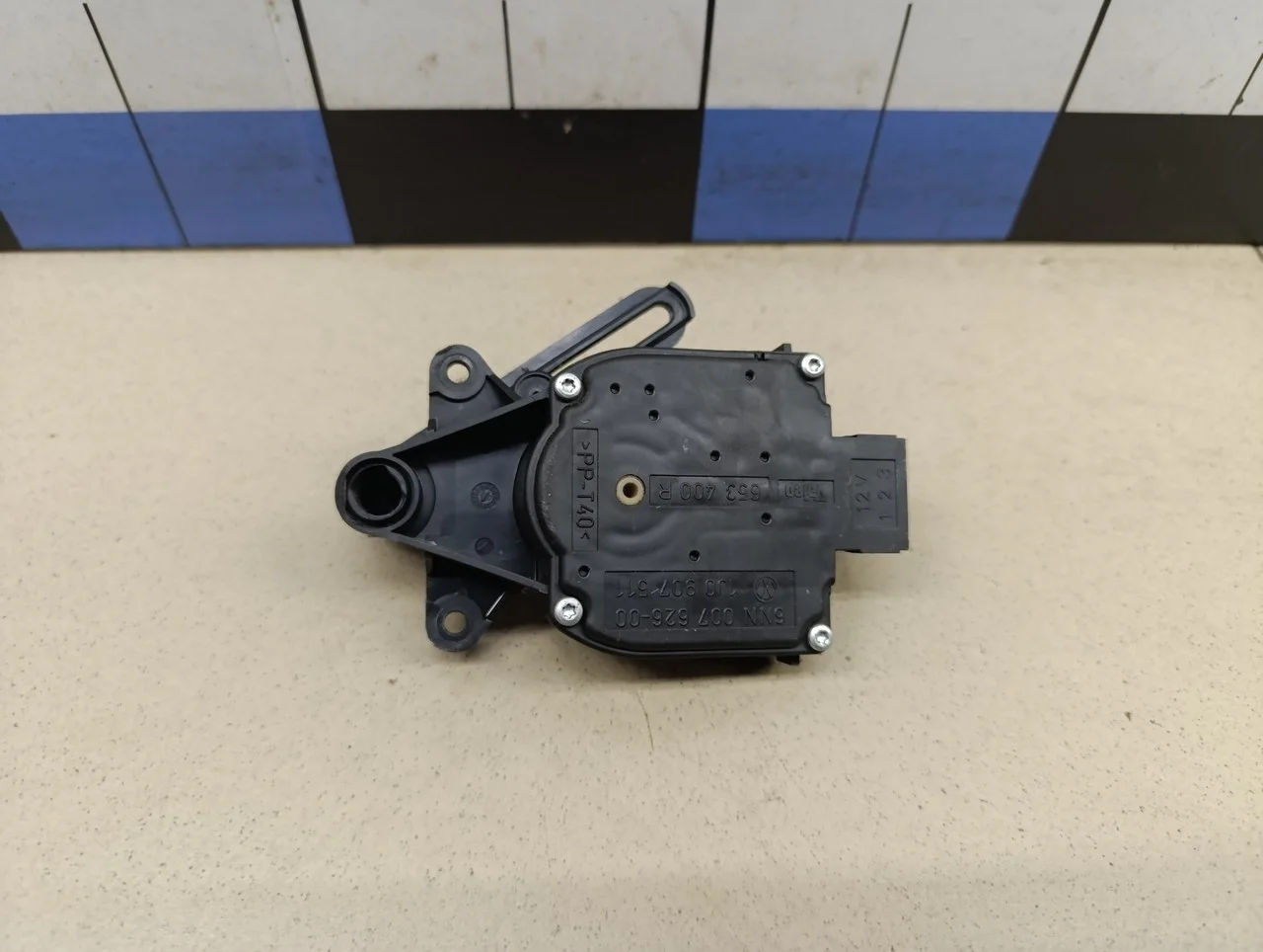 Моторчик заслонки отопителя A3 (8L1) 1996-2003