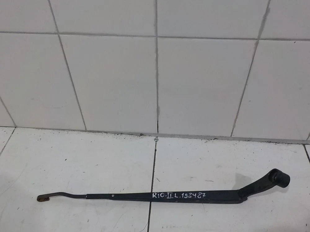 Поводок стеклоочистителя Kia Rio II рестайлинг (2009—2011)