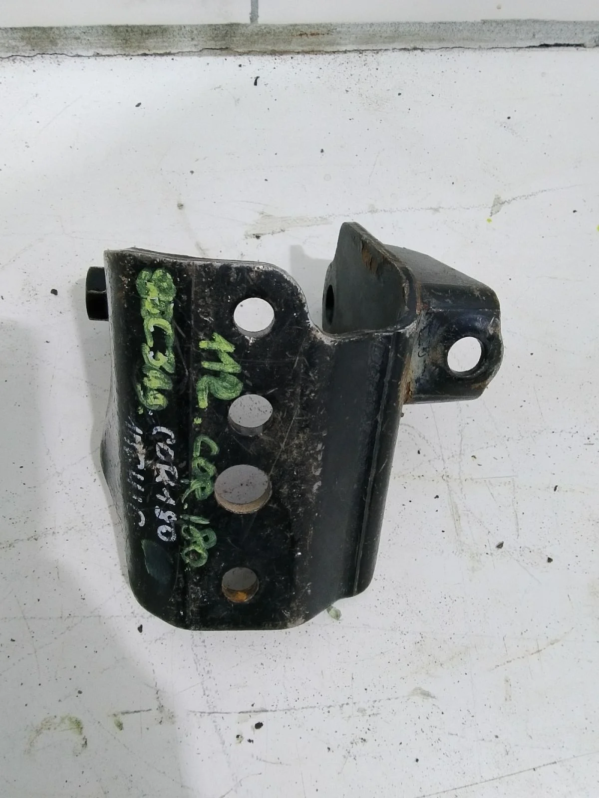 Кронштейн опоры двигателя Toyota Corolla XI (2012—2016)