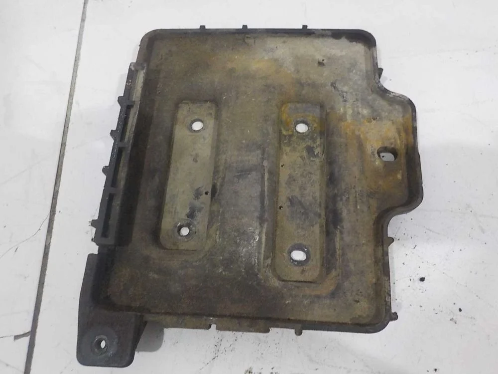 площадка под АКБ Kia Rio II рестайлинг (2009—2011)