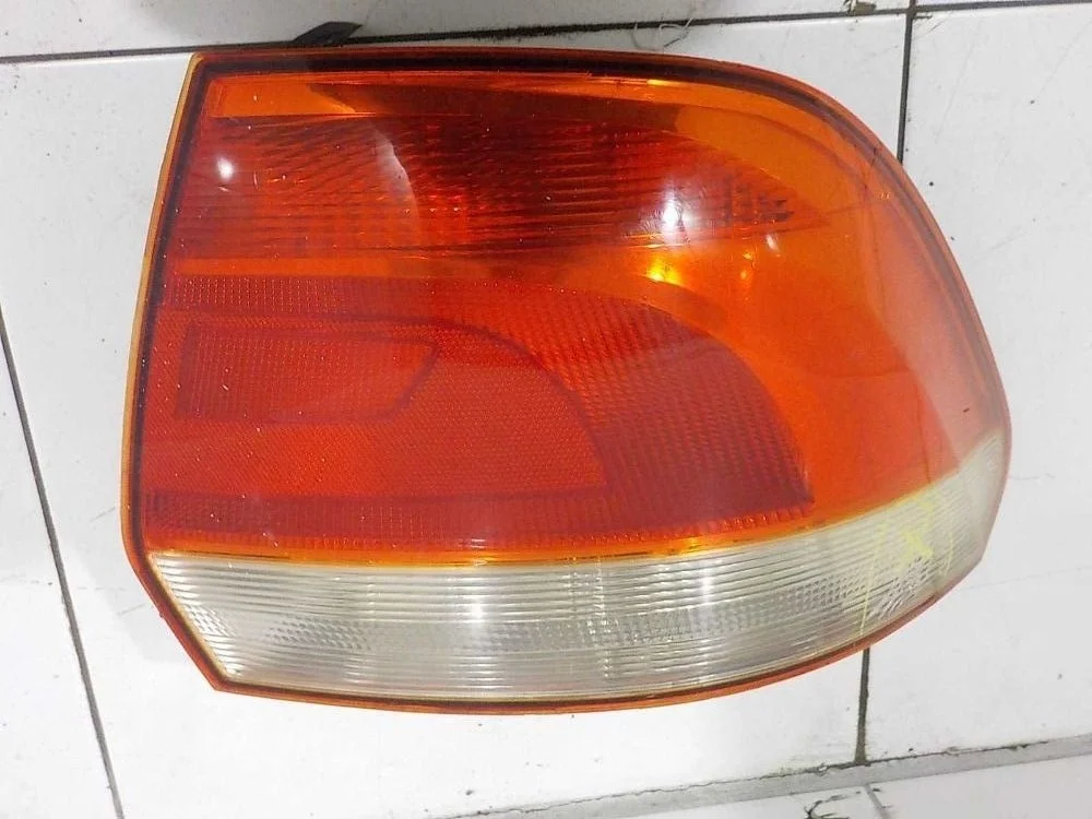 Фонарь Volkswagen Polo V (2009—2015)  Право