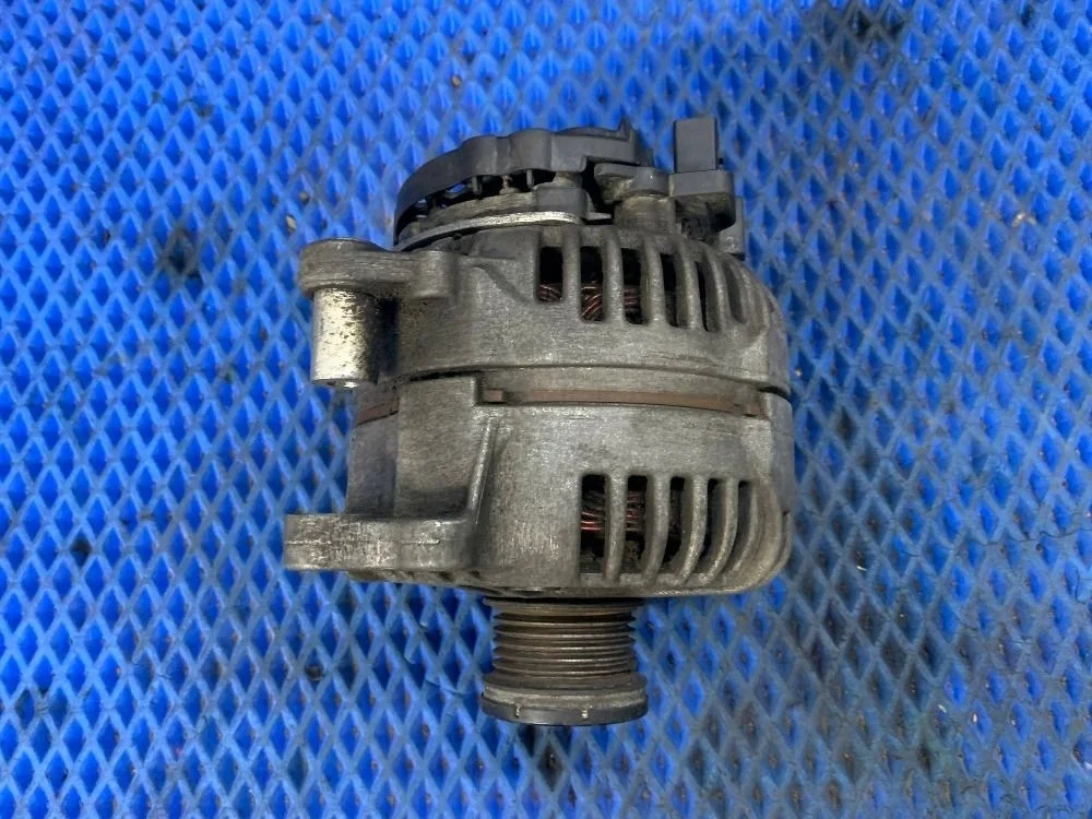 Генератор Volkswagen Polo V (2009—2015) Volkswagen Polo V (2009—2015) MK5 03C903023A