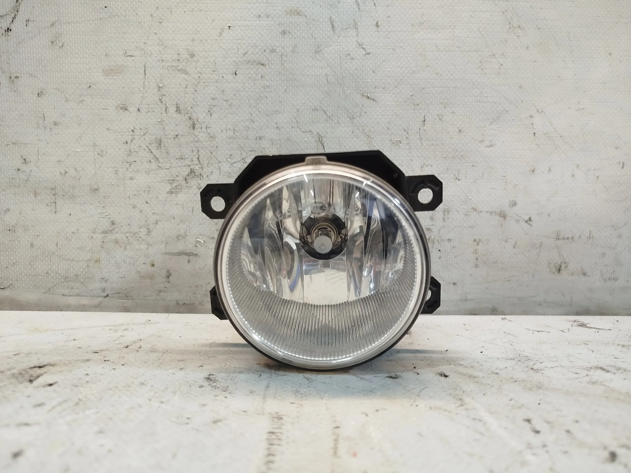 ТУМАНКА SUBARU ПРАВО 84501AJ060 S3652ZZ