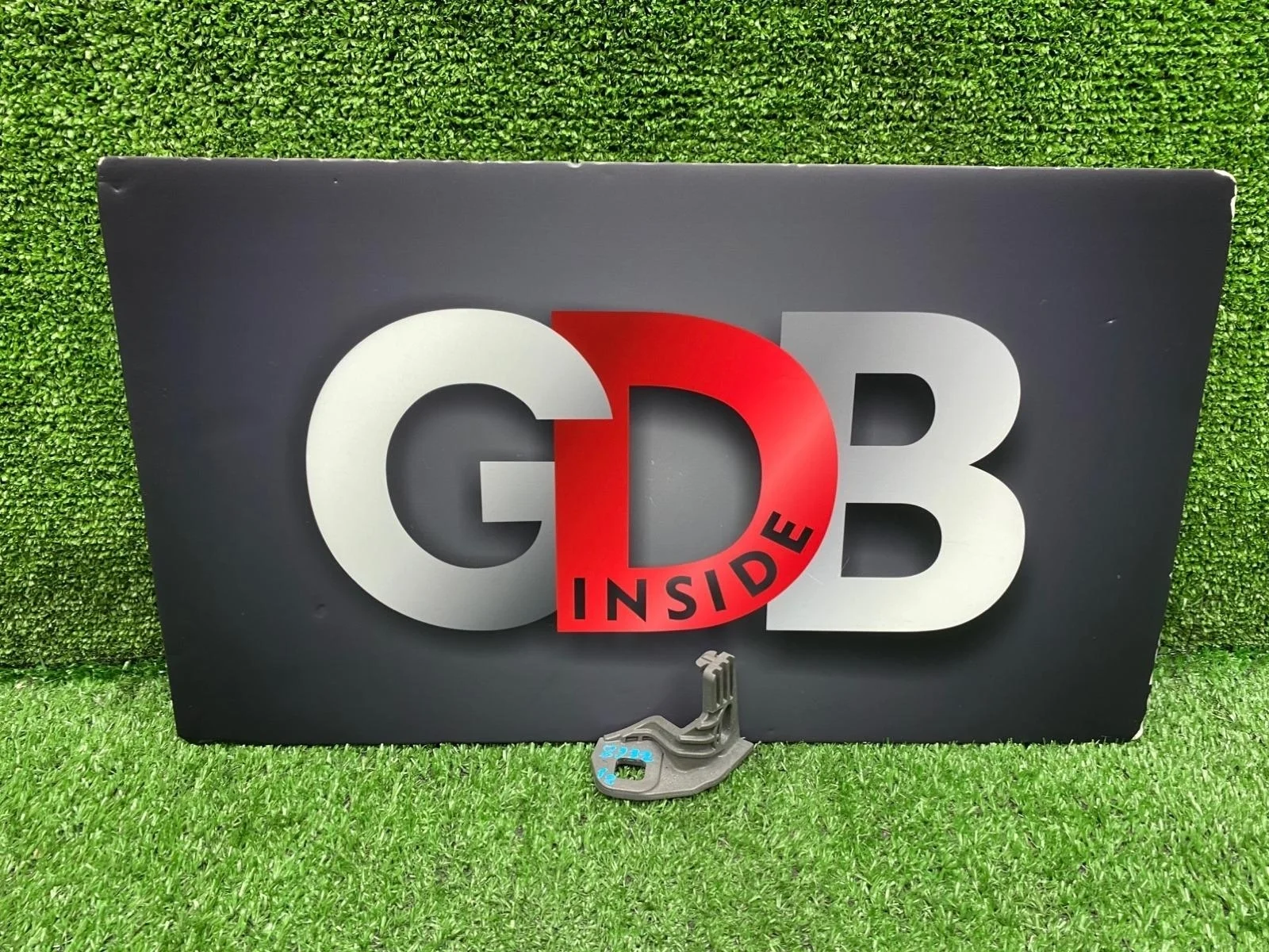 Кронштейн фары BMW 1 series 31.07.2015 51647273066 F20 B38B15A, передний правый