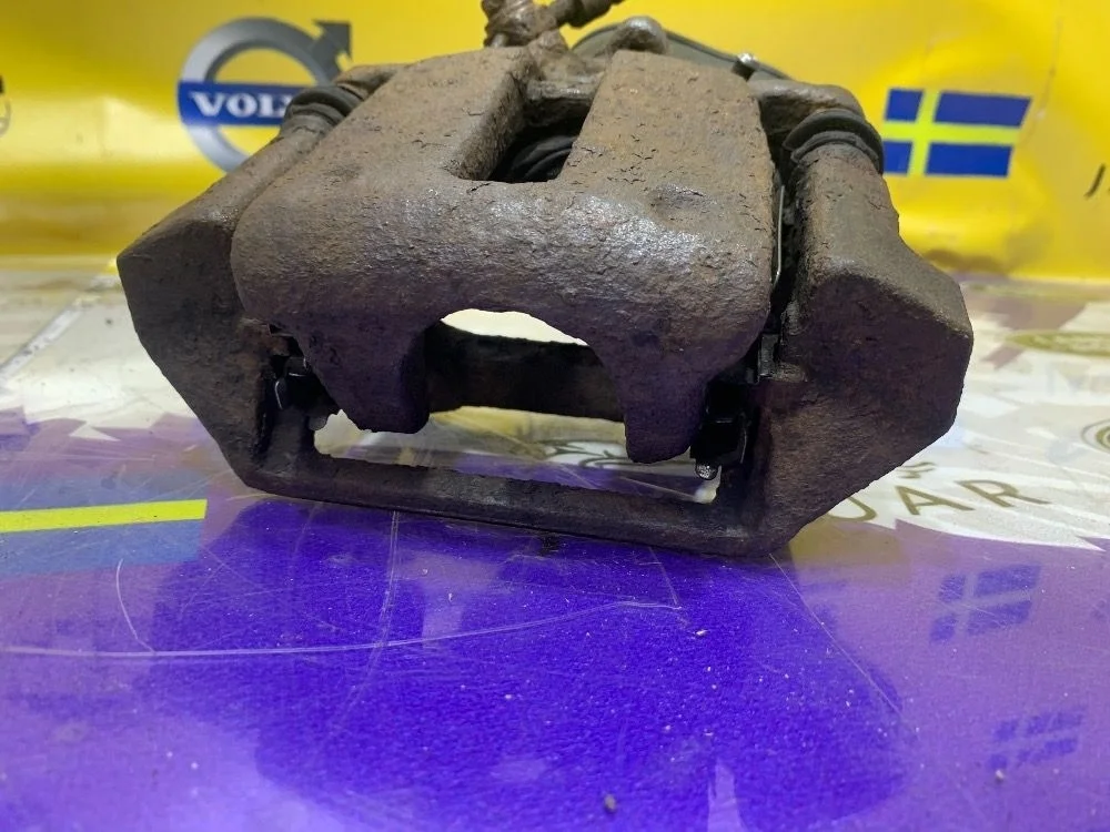 Суппорт задний левый Volvo S60 S80 XC60 XC70 P3 S60 II (2010—2013) D5204T 2011