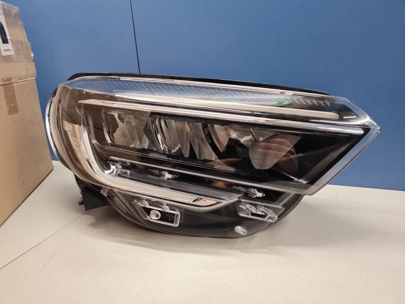 Фара правая для LADA Vesta 2015-