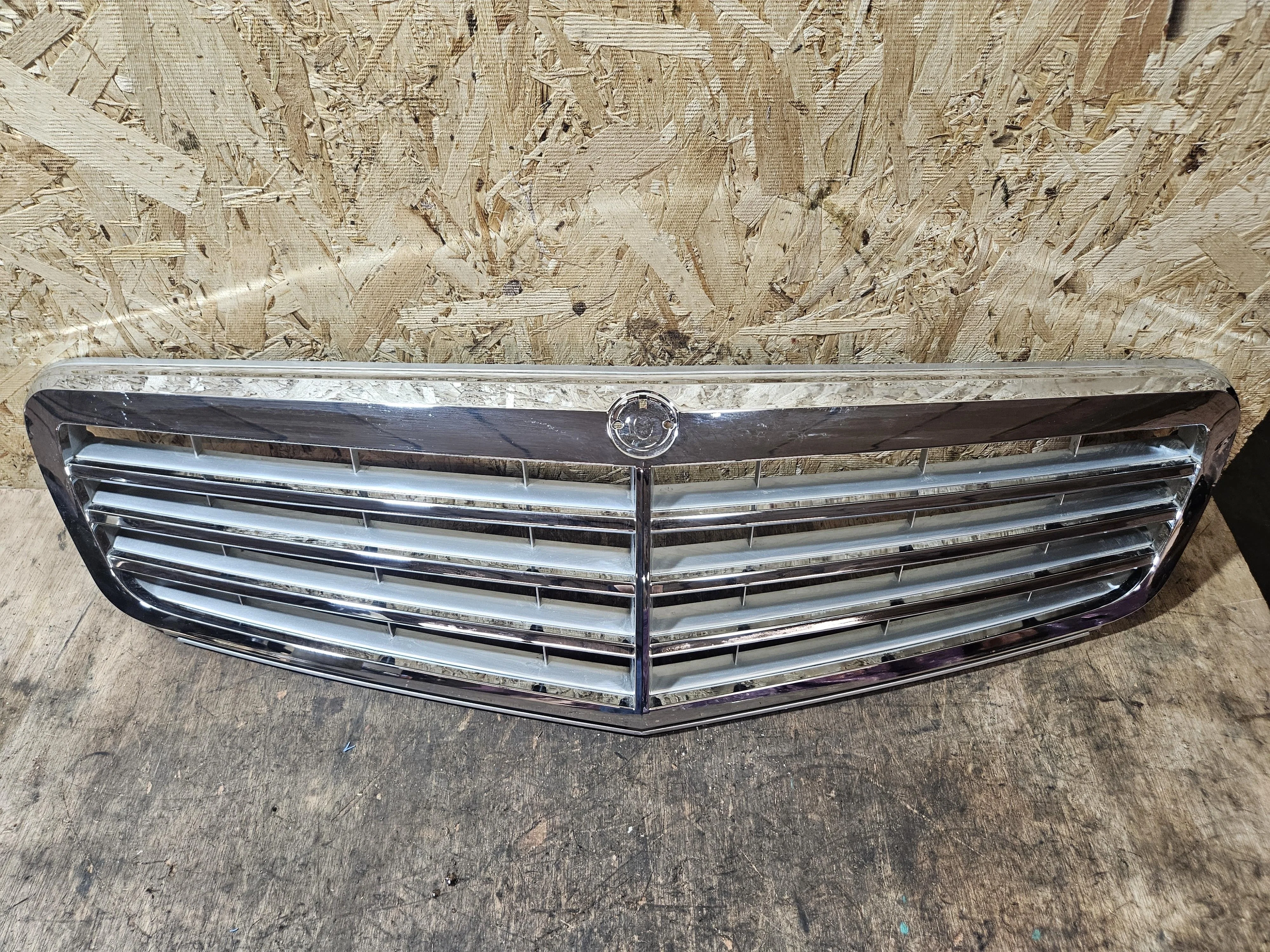 Решетка радиатора Mercedes-Benz C класс W204