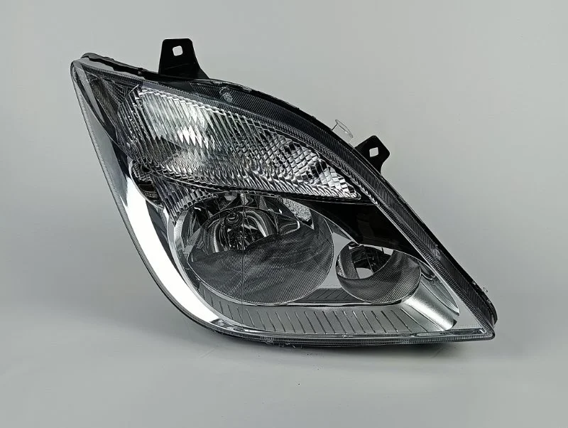 Фара Mercedes-Benz Sprinter W906