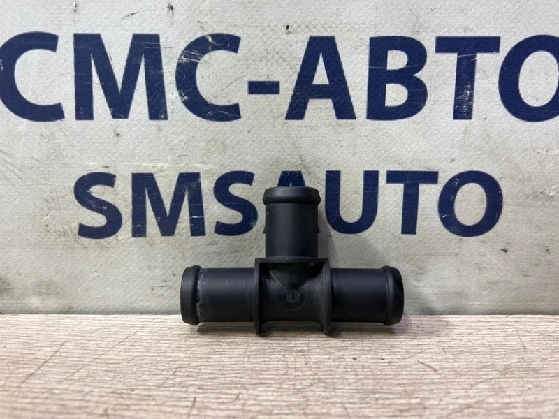 Фланец системы охлаждения Audi A8 2017 N90760601 D4 3.0 CRE