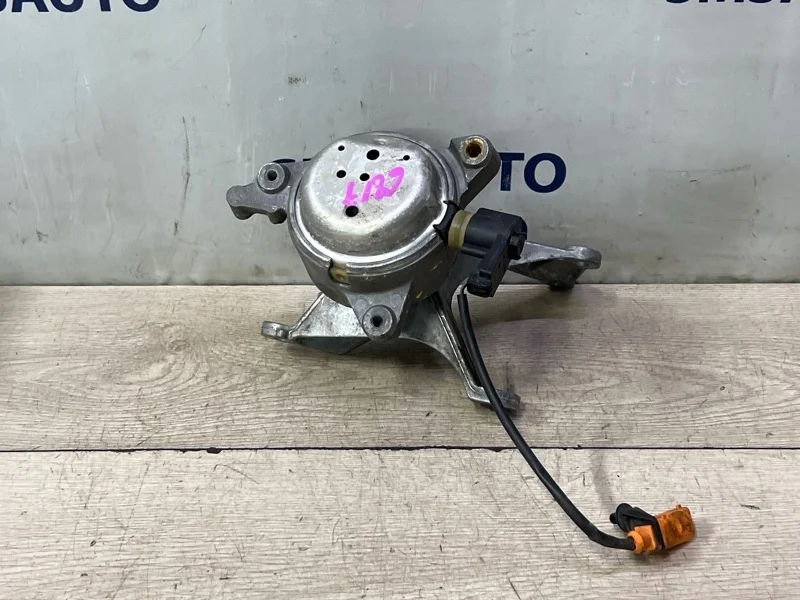 Опора АКПП Audi A8 2014 4H0399152AT D4 4.0 CTG, правая