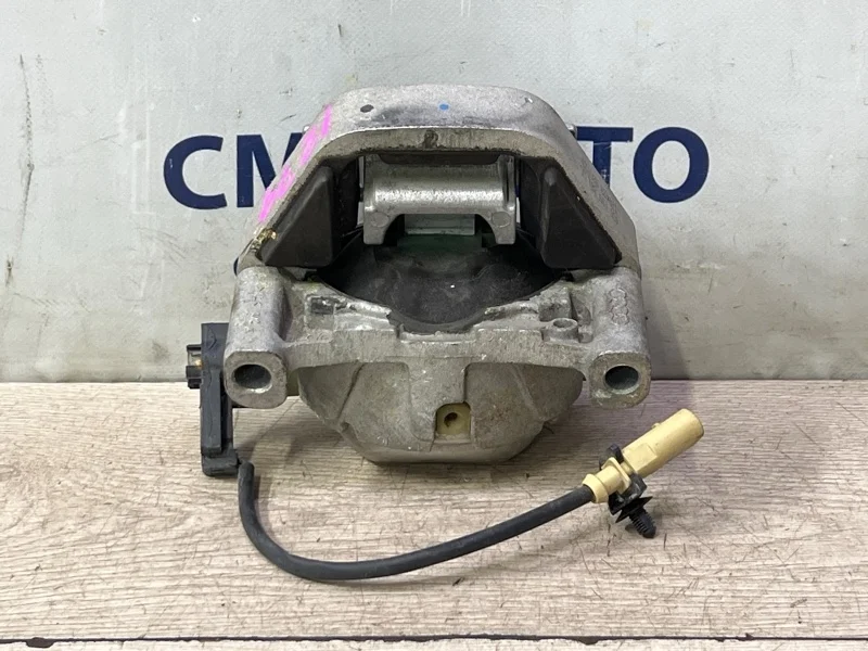 Опора ДВС Audi A8 2017 4G0199381LD D4 3.0 CRE, правая