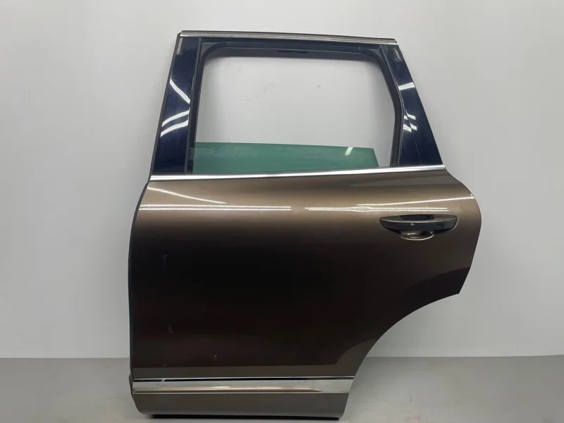 Дверь Volkswagen Touareg 7P