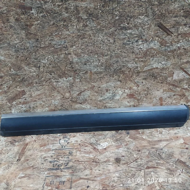 Молдинг на дверь Volkswagen Touareg 2005 7L6